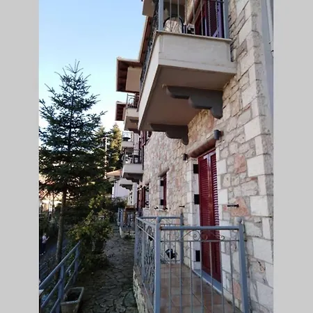 το πετρινο 1 Дом отдыха Калаврита